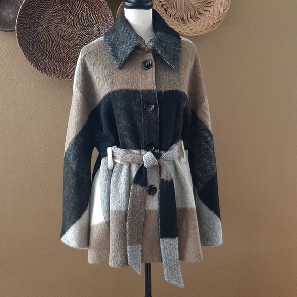 bebe Jackets & Blazers - Bebe tan/black/cream plaid coat XL NWOT